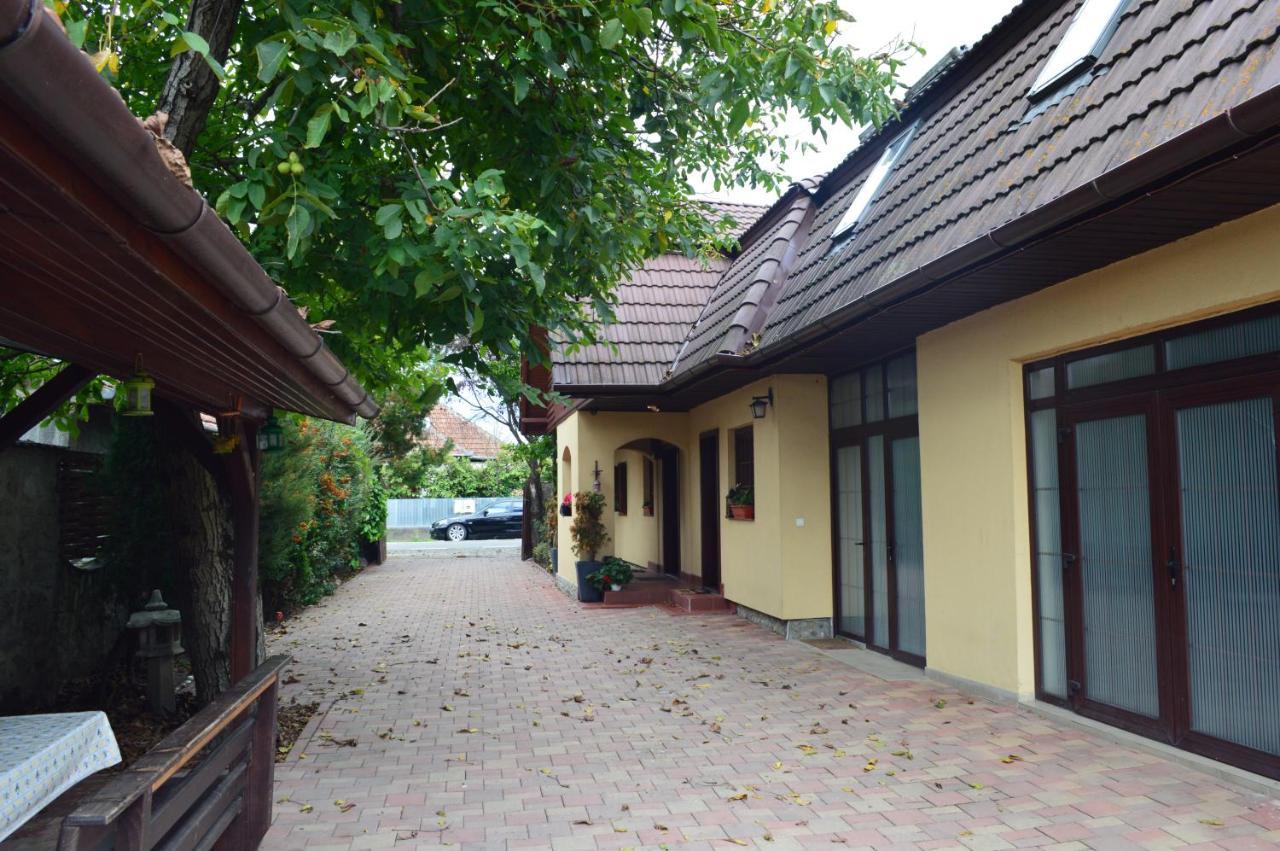 La Mos Pavel Hotel Noslac Екстериор снимка
